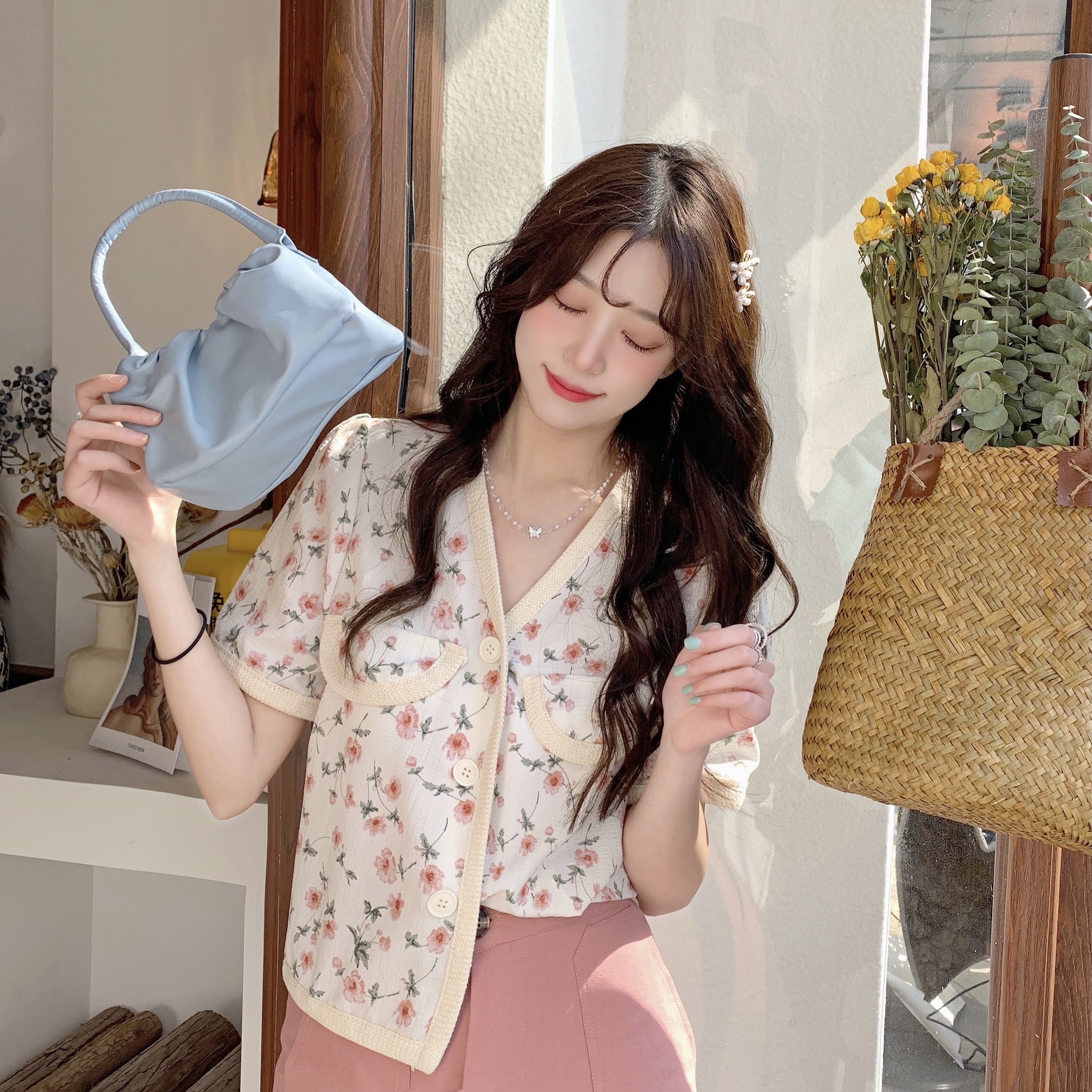 Áo Croptop Tay Ngắn Hoạ Tiết Hoa Đáng Yêu Theo Phong Cách Hàn Quốc | BigBuy360 - bigbuy360.vn