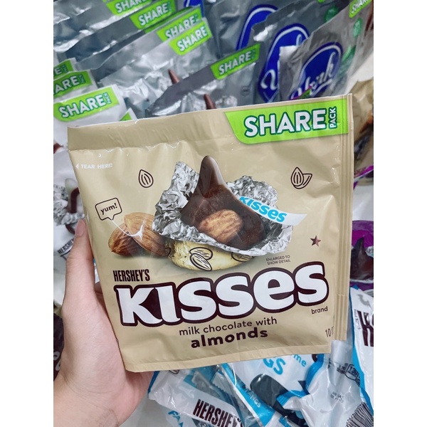 Socola kisses almonds hạnh nhân 283gram.
