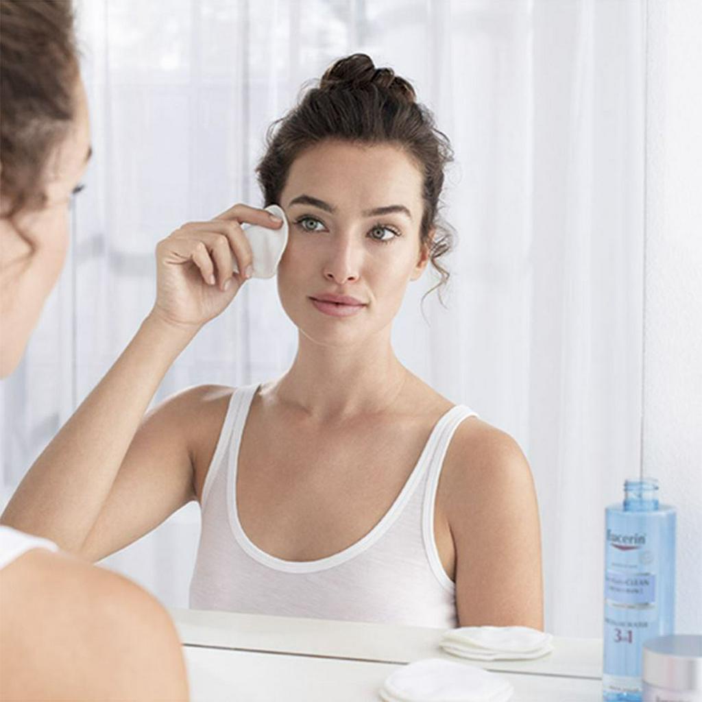 Nước tẩy trang cho da nhạy cảm Eucerin DermatoClean Hyaluron Micellar Water 3In1 400ml TẶNG Xịt Khoáng 150ml