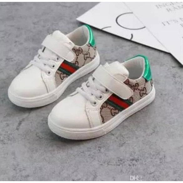 Giày Thể Thao Gucci Gg Trắng Đen Có Đèn Led 4 Màu Dành Cho Bé Trai Và Bé Gái09 21-35