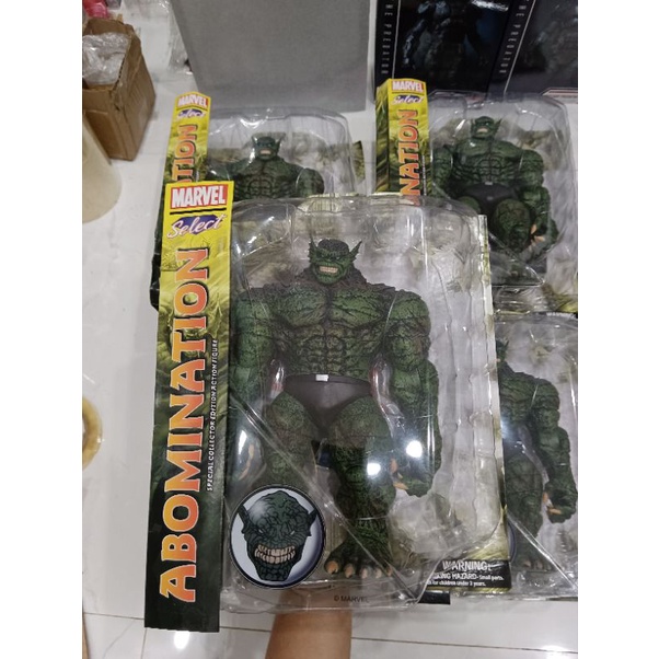 Mô hình Marvel Select Abomination có sẵn