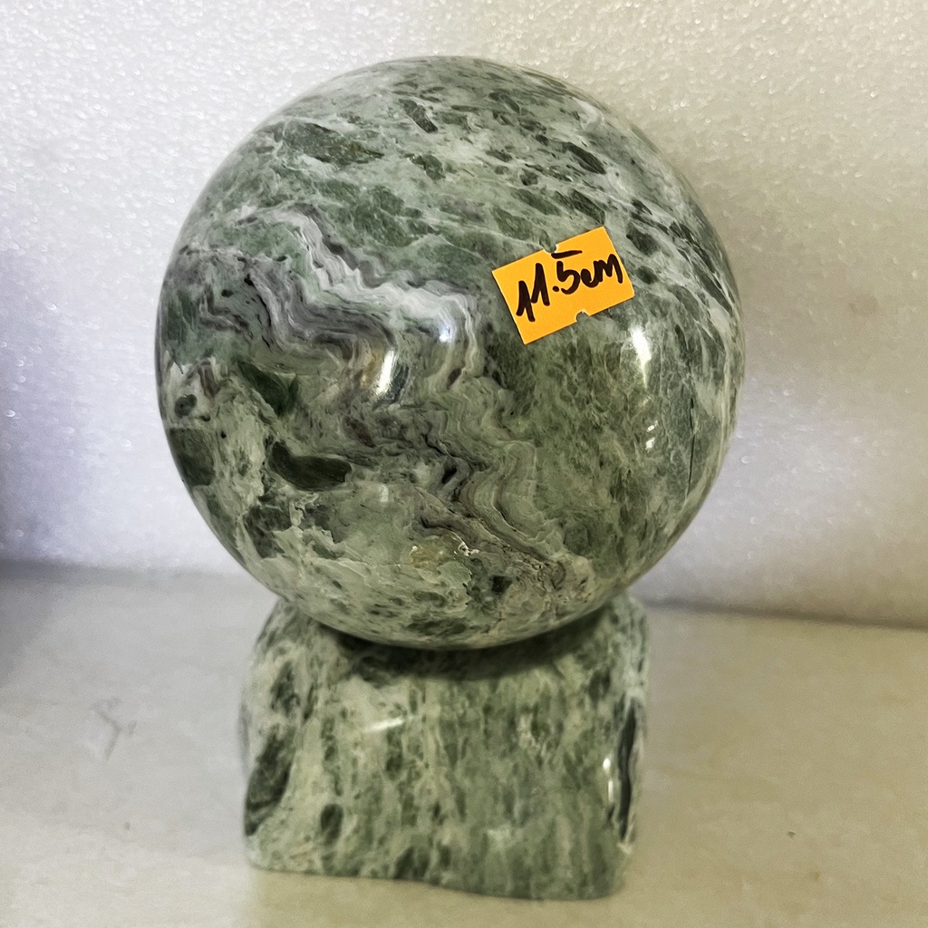 Cầu bi đá phong thuỷ đường kính 12 cm cho mệnh Hỏa và Thổ