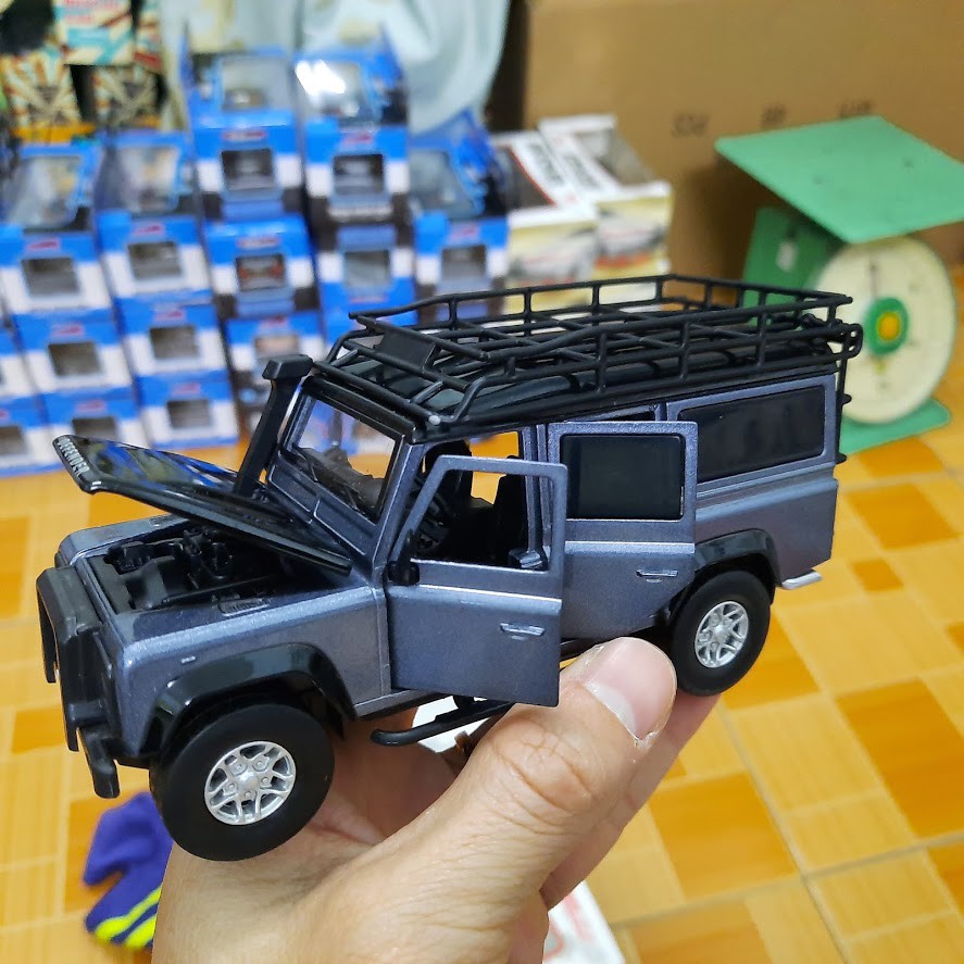 Mô hình xe ô tô Land Rover Defender 1:32 xe bằng kim loại