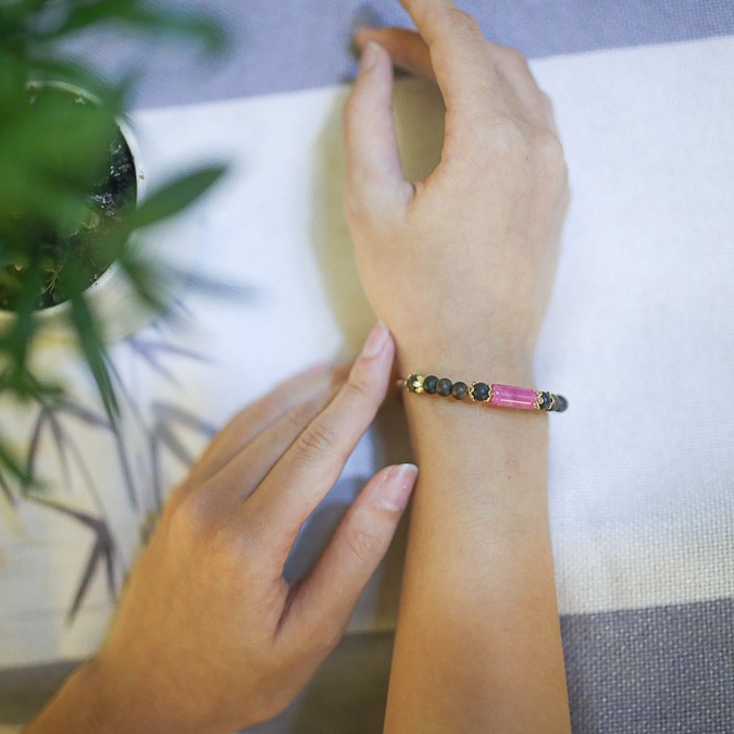 Lắc trầm hương mix charm Ruby Lu thống chiêu tài