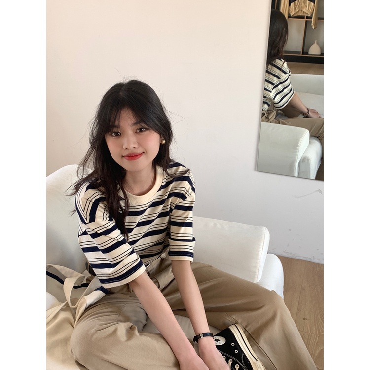 Áo Thun Nữ Ngắn Tay Cổ Tròn Họa Tiết Kẻ Sọc Thời Trang Mùa Hè