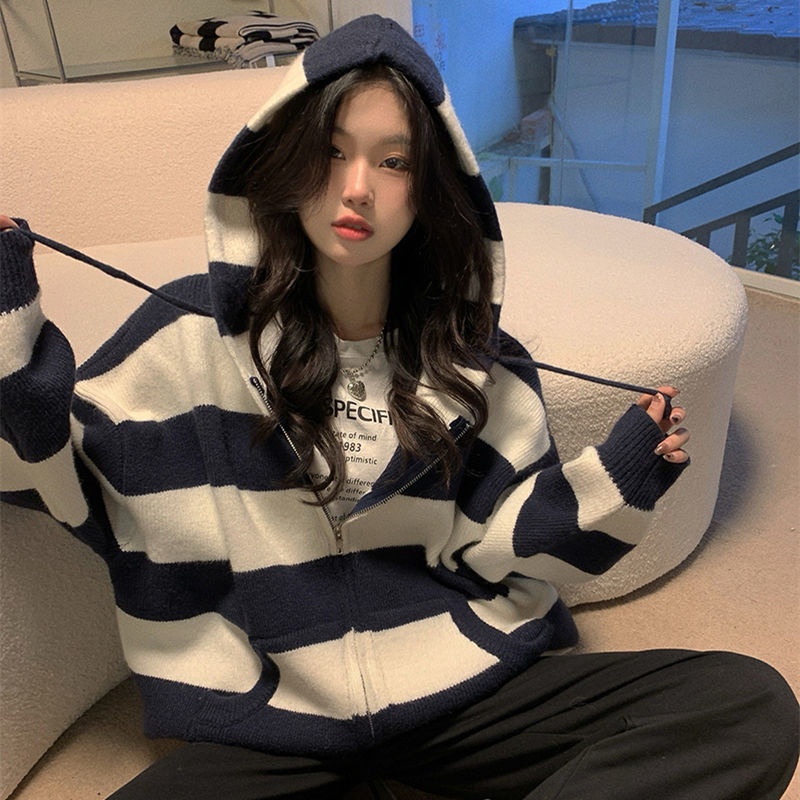 [Spot] Áo Khoác cardigan Dệt Kim Mỏng Dáng Rộng Có Mũ Trùm Kẻ Sọc Thời Trang Phong Cách Hàn Quốc Dễ Phối Đồ