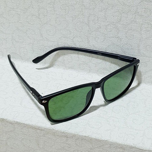 Kính Mắt Tròng Thủy Tinh Màu Rêu Gọng Đen Bóng Gọng Phom Hình Chữ Nhật