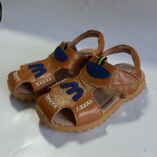 Sandan da cho bé trai