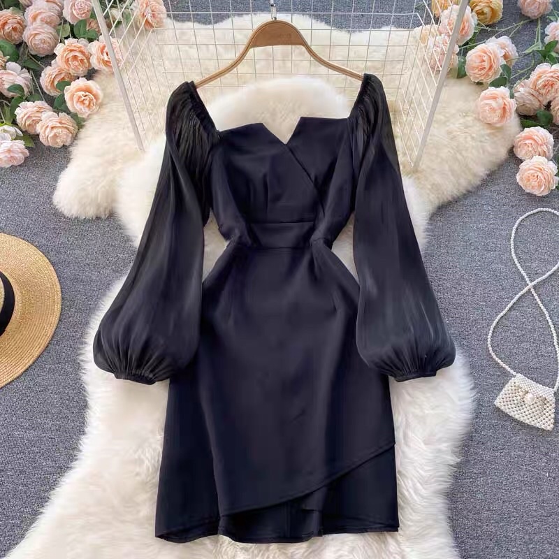 Đầm váy thiết kế dự tiệc satin phối tay voan lụa cổ vuông hoạ tiết V ngực Aimee closet