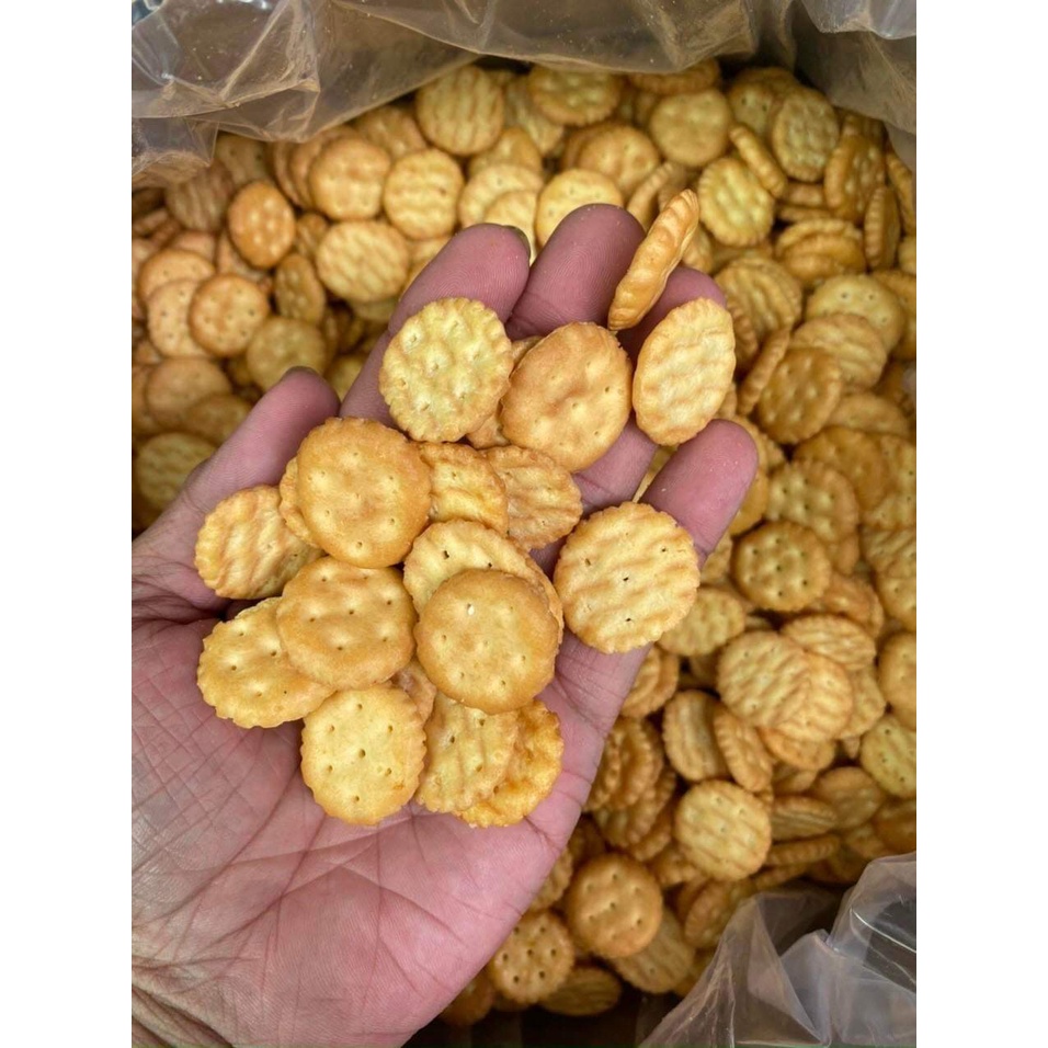 Bánh quy tròn Ritz vị mặn làm kẹo noughat