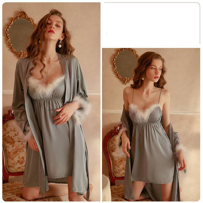 Bộ đồ ngủ hai dây cổ chữ V khoét sâu bằng vải satin quyến rũ dành cho nữ