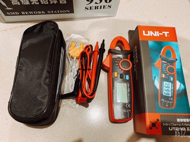 Đồng hồ đi điện UT210D