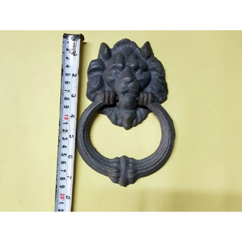 Tay Nắm Cổng Mặt Sư Tử Bằng Gang