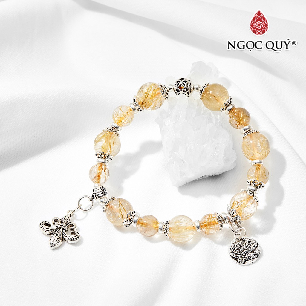 Vòng tay TA tóc vàng phối charm hoa sen hạt 8mm - Ngọc Quý