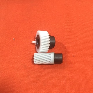 01 chiếc Bánh răng singer monami