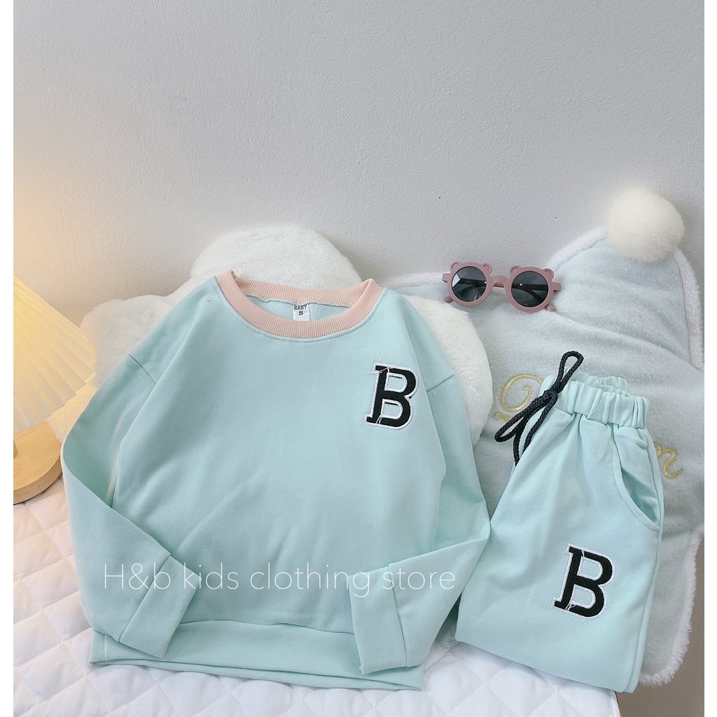 Bộ chữ B da cá chân cua bé gái