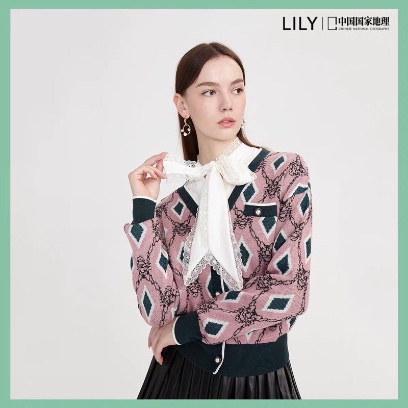 Áo len hoạ tiết Lily