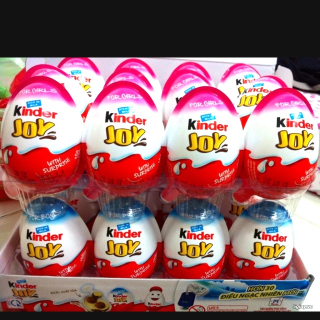 Trứng kinder joy boy va gril