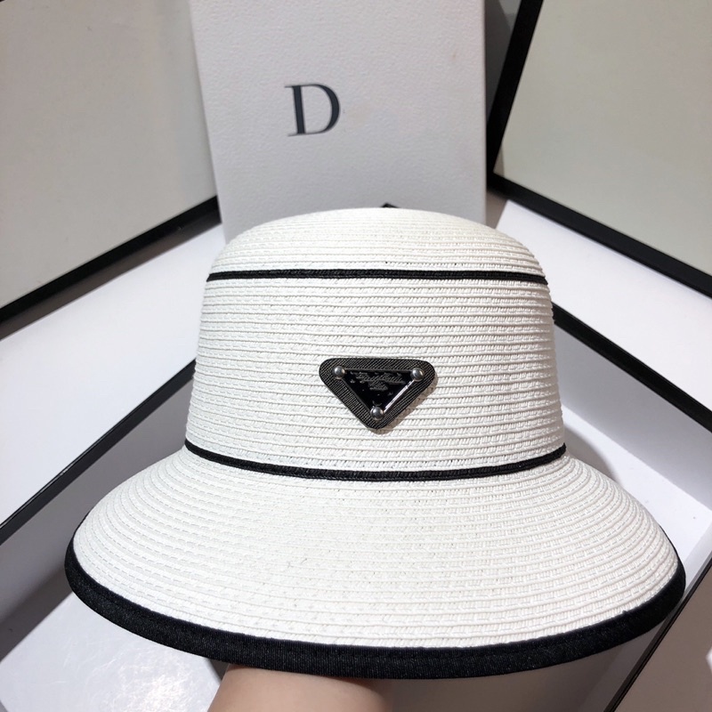 Mũ cói ( nón cói) đen trắng basic gắn tag kim loại sang trọng