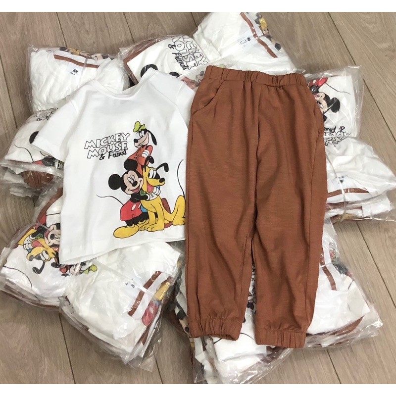 Bộ cotton xước mickey nâu HM 1-6Y (có ảnh thật) (áo cộc, quần dài)