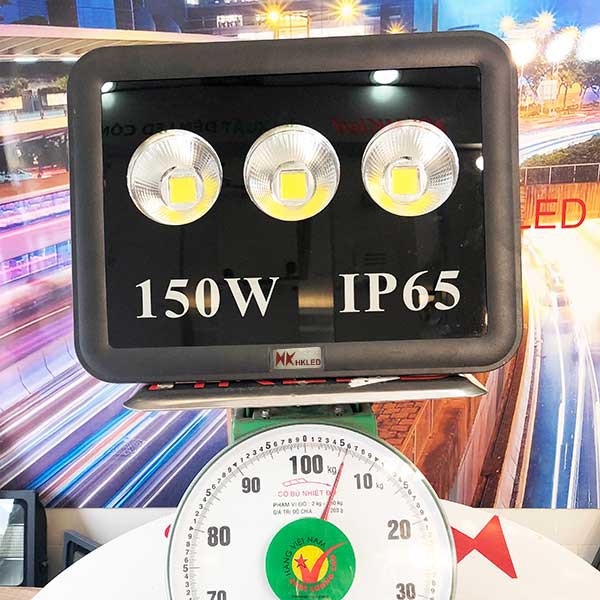 HKLED - Đèn pha LED ngoài trời 150W - Nguồn Done Chip TF - Chống nước IP65 - Sản xuất tại Việt Nam - Bảo hành 3 năm.