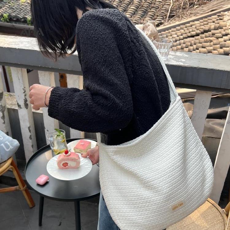 Túi xách AHA official cỡ lớn thời trang sành điệu dành cho nữ