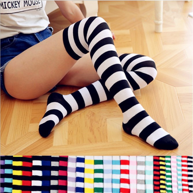 Tất cao trên gối sọc nhiều màu chất liệu cotton dành cho nữ