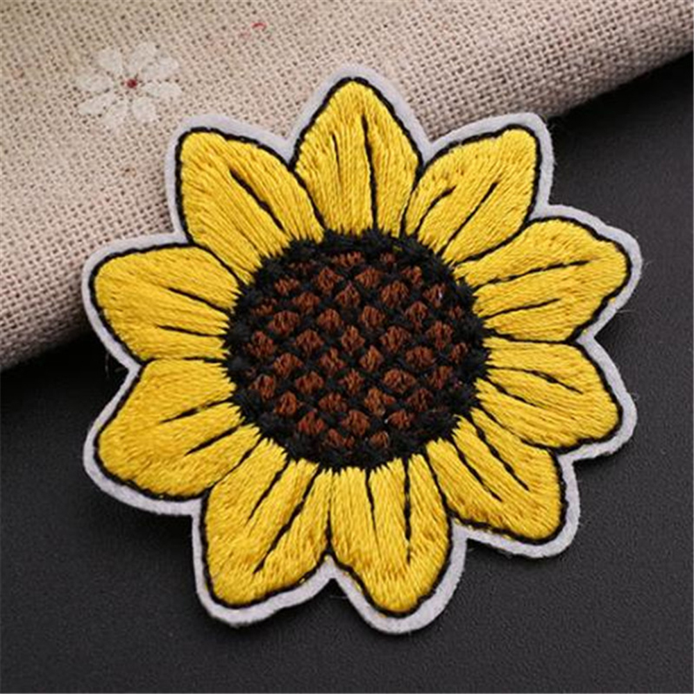 Sticker Ủi Thêu Hình Cô Gái Và Hoa Hướng Dương
