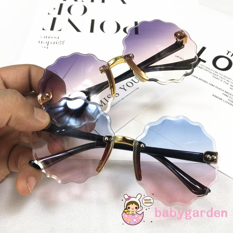Kính Mát Hình Bông Hoa Xinh Xắn Cho Bé