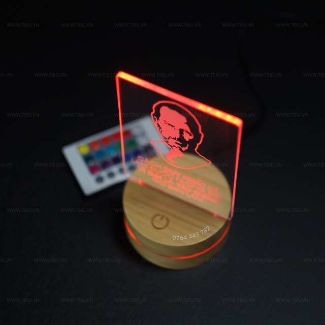 12 Mẫu Đèn Bàn Tạo Động Lực đế Gỗ mặt Mica khắc laser LEVU