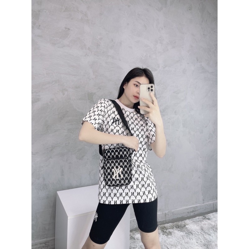 Túi đeo chéo đen Monogram mini bag