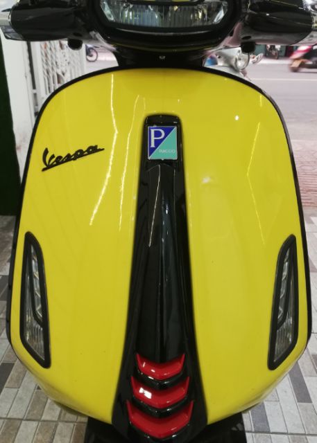 Ốp xi-nhan viền cho Vespa Sprint & Prima