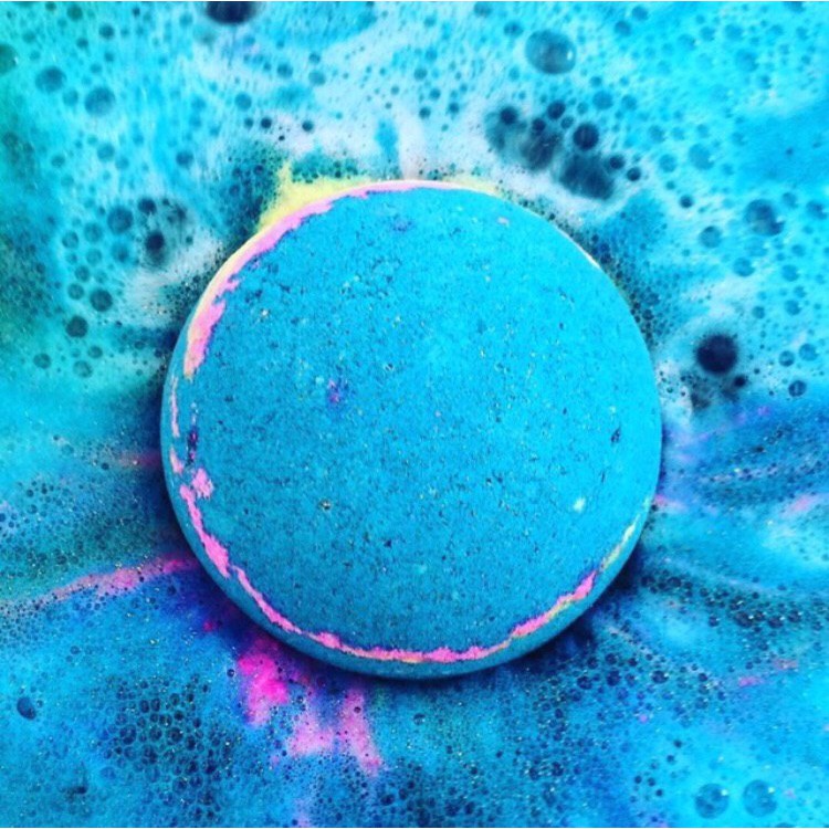 Bom tắm LUSH - Intergalactic bath bomb