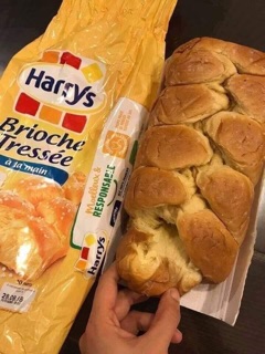 Bánh mì hoa cúc Pháp harry brioche