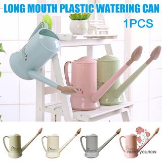 Bình Tưới Cây Bằng Nhựa Thiết Kế Độc Đáo Tiện Dụng