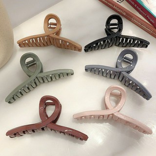 Kẹp càng cua nhựa phong cách Hàn Quốc siêu xinh.