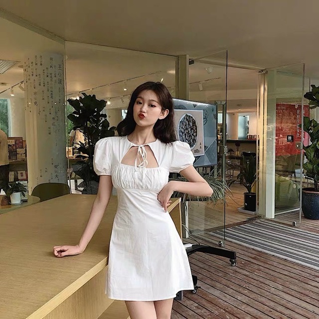 ĐẦM KHOÉT NGỰC TRẮNG - ĐEN | BigBuy360 - bigbuy360.vn