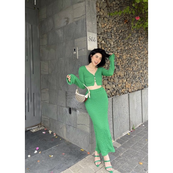 Set áo croptop tay dài + Chân vây body