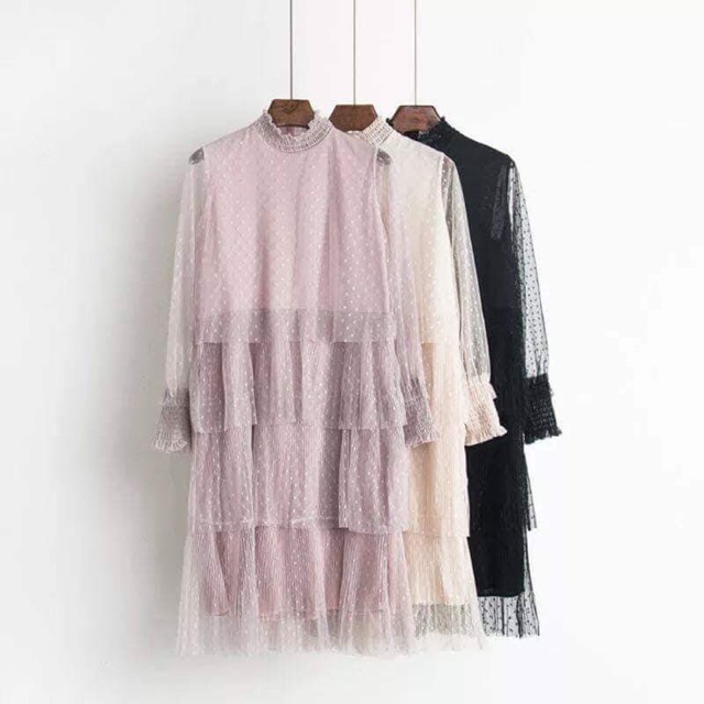 Váy lưới tầng chấm bi