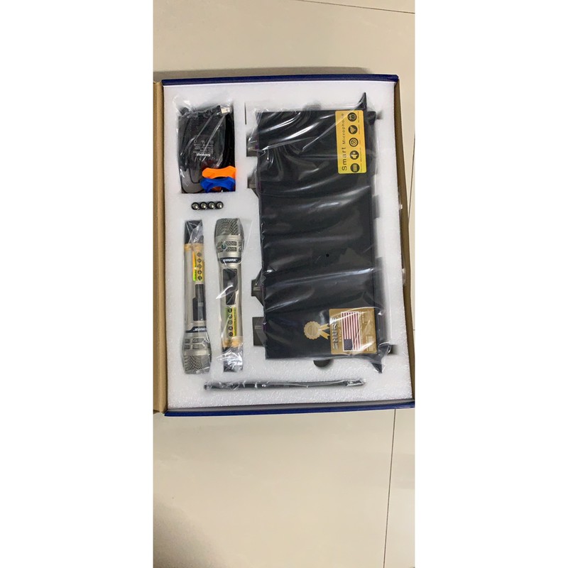 - Micro Shure UGX 21 - Mic không dây karaoke gia đình, sự kiện 4 râu thu sóng cực khoẻ, hát nhẹ, chống hú tốt