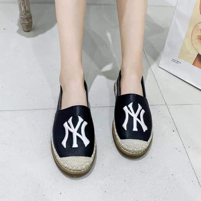 Giày Slip On Chất Da Đế Viền Cói Thêu Chữ (Fullbox - 887) | BigBuy360 - bigbuy360.vn