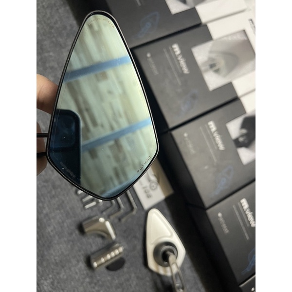 Gương  chiếu hậu kiểu M view, lá motogadget thông dụng mọi loại xe