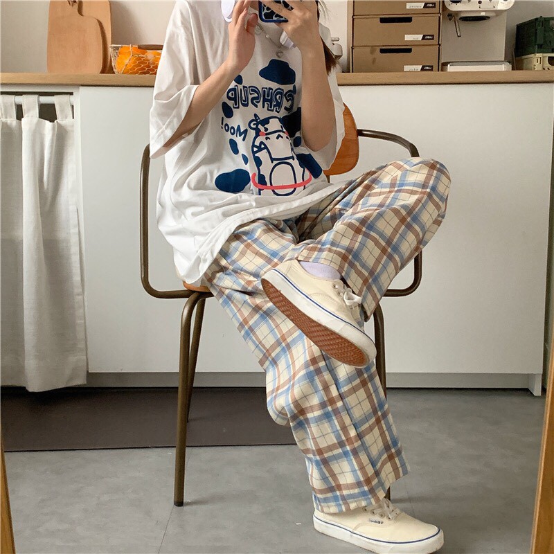 [Mã FAMAYWA2 giảm 10K đơn 50K] Set Bộ Unisex Hình Bò Sữa - Mix Cùng Quần Kẻ Caro Ống Rộng Dáng Suông ( Có Bán Lẻ ) | BigBuy360 - bigbuy360.vn