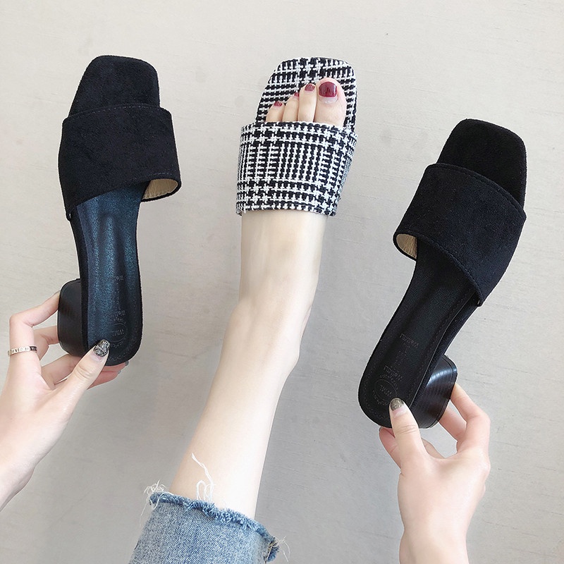 ☂﹍◇square head thick heel slippers female summer 2021 new Korean version of wild mid-to-one word drag outside wear net red sandals female trend