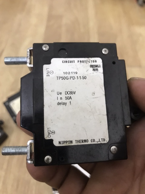 Cb đóng ngắt DC 50a ,hàng tháo tủ công nghiệp