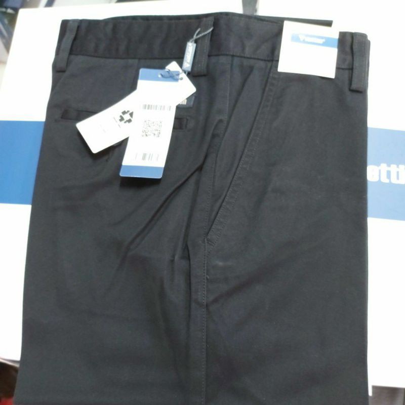 Quần kaky đen việt tiến chinh hãng còn Size 29 . giá treo 640k