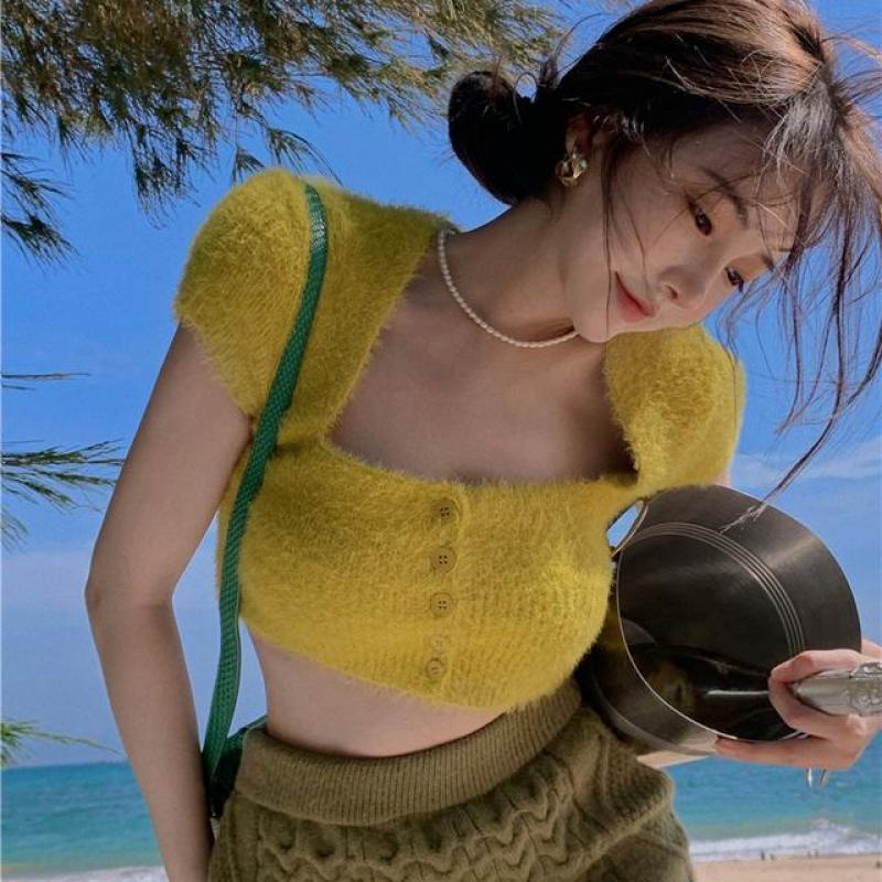 Set áo thun ngắn tay cổ vuông và chân váy dệt kim MURIOKI phong cách quyến rũ thời trang cho nữ