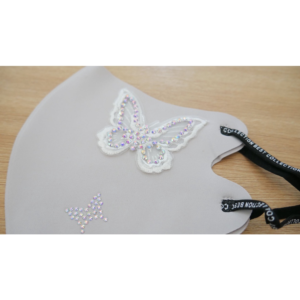 Khẩu trang xu cấp độ 5 hình bướm quai thêu chữ đẹp lạ