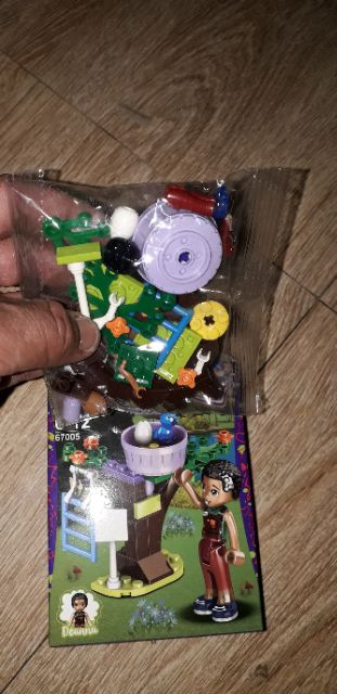 Lắp ráp 1 hộp LegoFriends Dạo chơi công viên 67005 có nhiều chi tiết bằng nhựa ABS