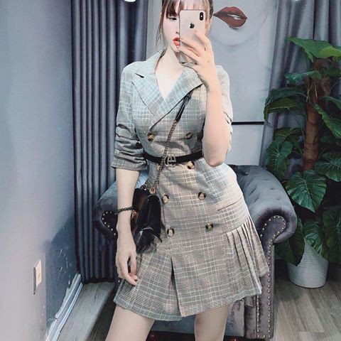 đầm caro chân dập ly